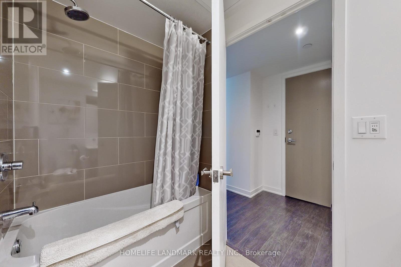 4705 - 100 Harbour Street, Toronto, ON - Indoor Photo Showing Bathroom