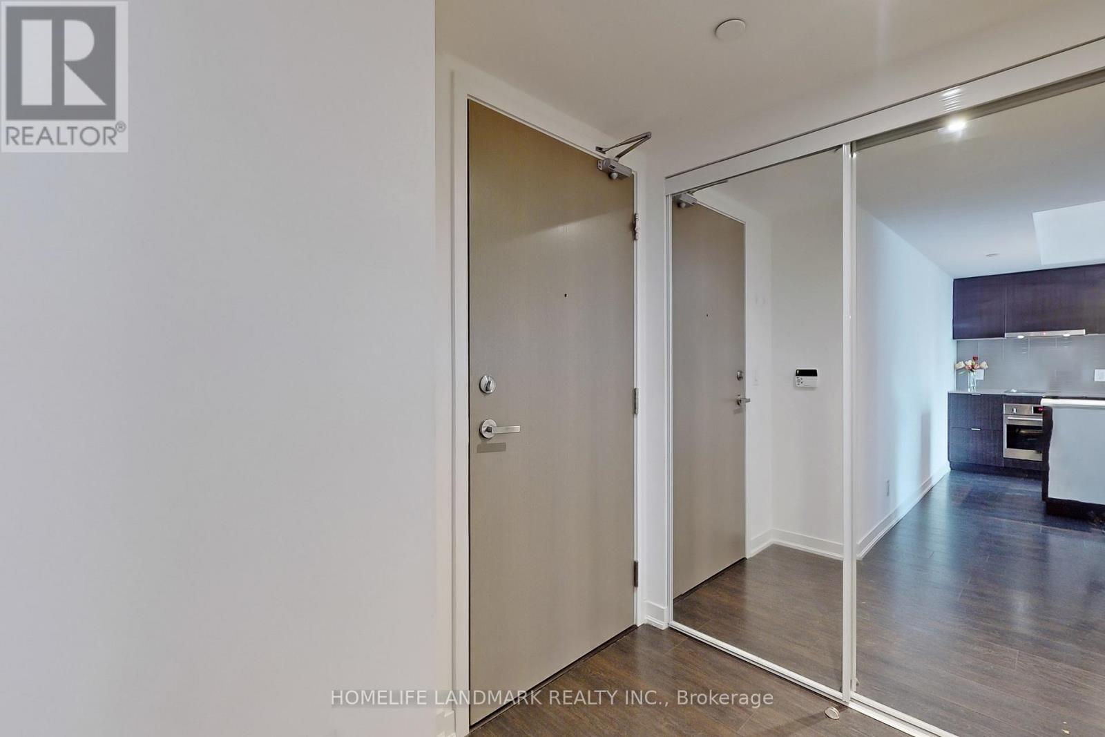 4705 - 100 Harbour Street, Toronto, ON - Indoor