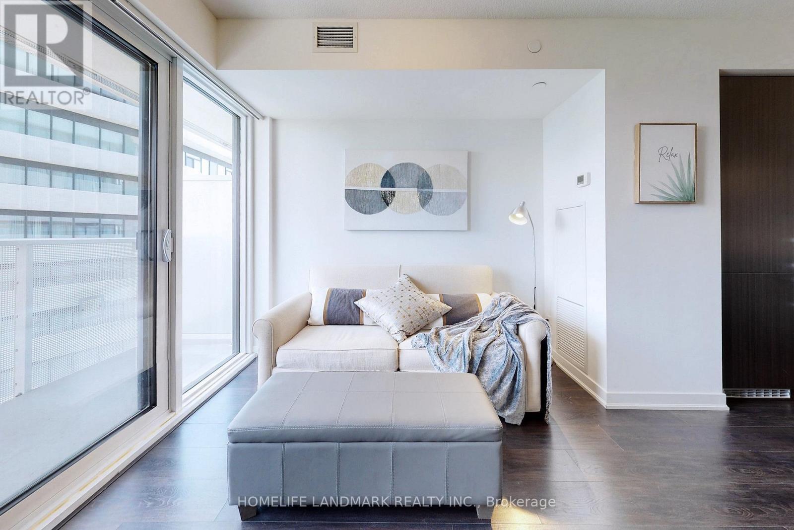 4705 - 100 Harbour Street, Toronto, ON - Indoor