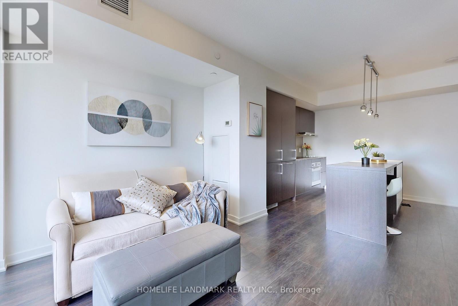 4705 - 100 Harbour Street, Toronto, ON - Indoor Photo Showing Living Room