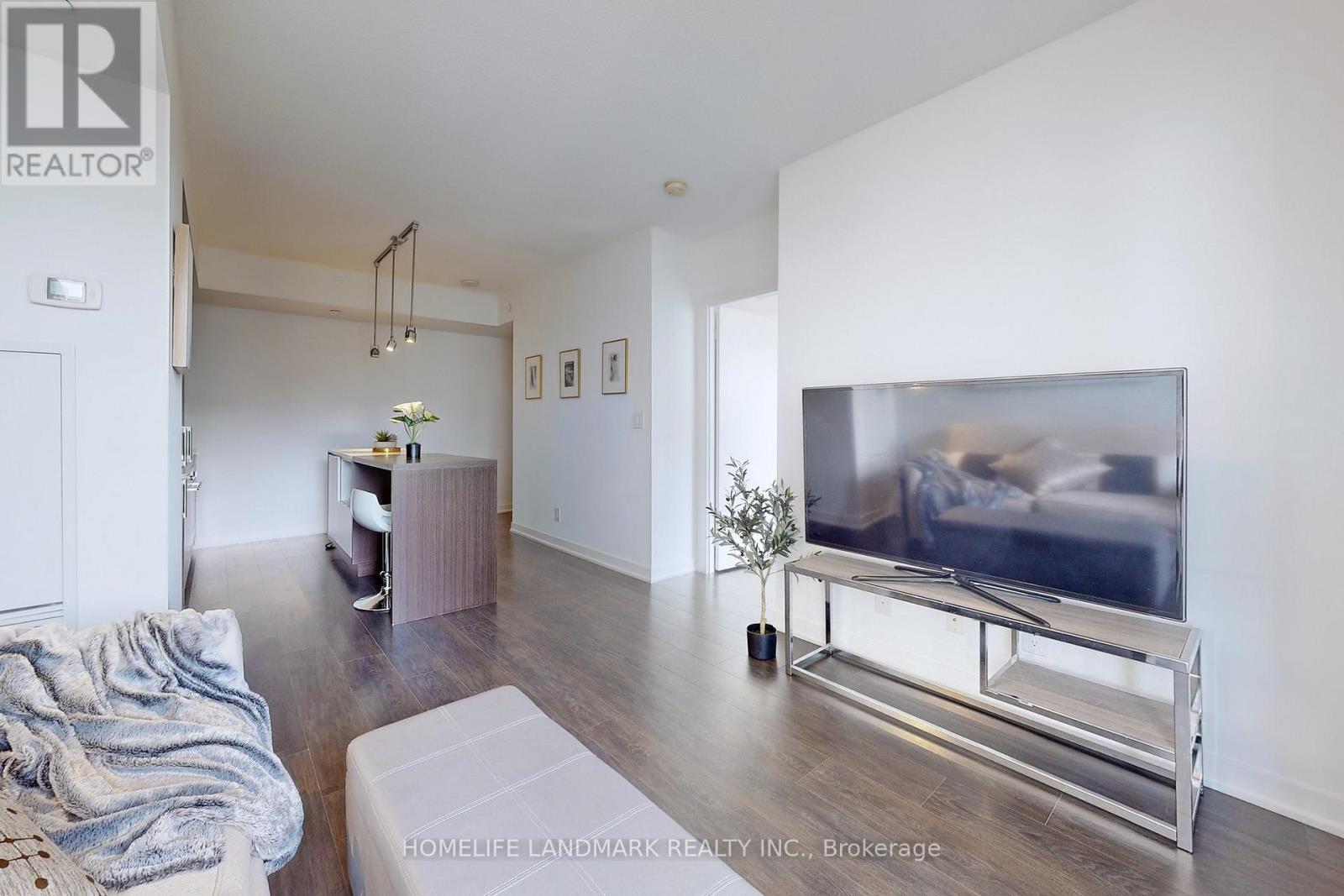 4705 - 100 Harbour Street, Toronto, ON - Indoor Photo Showing Living Room