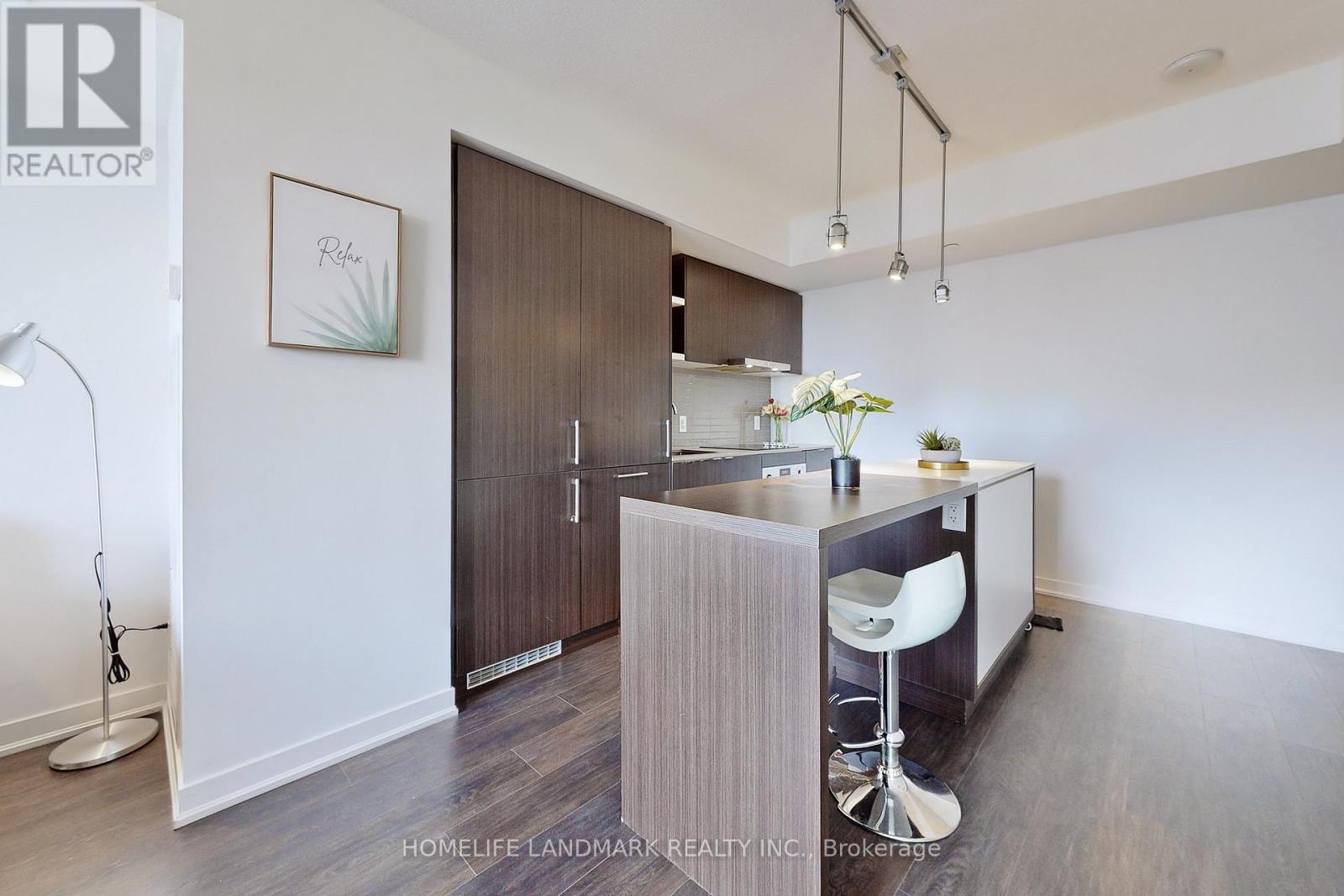 4705 - 100 Harbour Street, Toronto, ON - Indoor