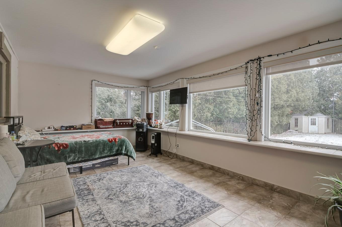 Bedroom - 2384 Ch. Du Bord-Du-Lac, Montréal (L'Île-Bizard/Sainte-Geneviève), QC - Indoor Photo Showing Bedroom