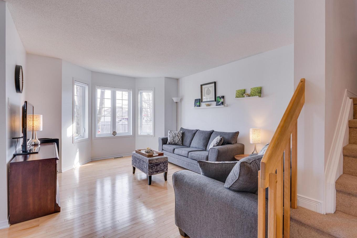 Living room - 12 Rue De Parenchère, Gatineau (Aylmer), QC - Indoor Photo Showing Living Room