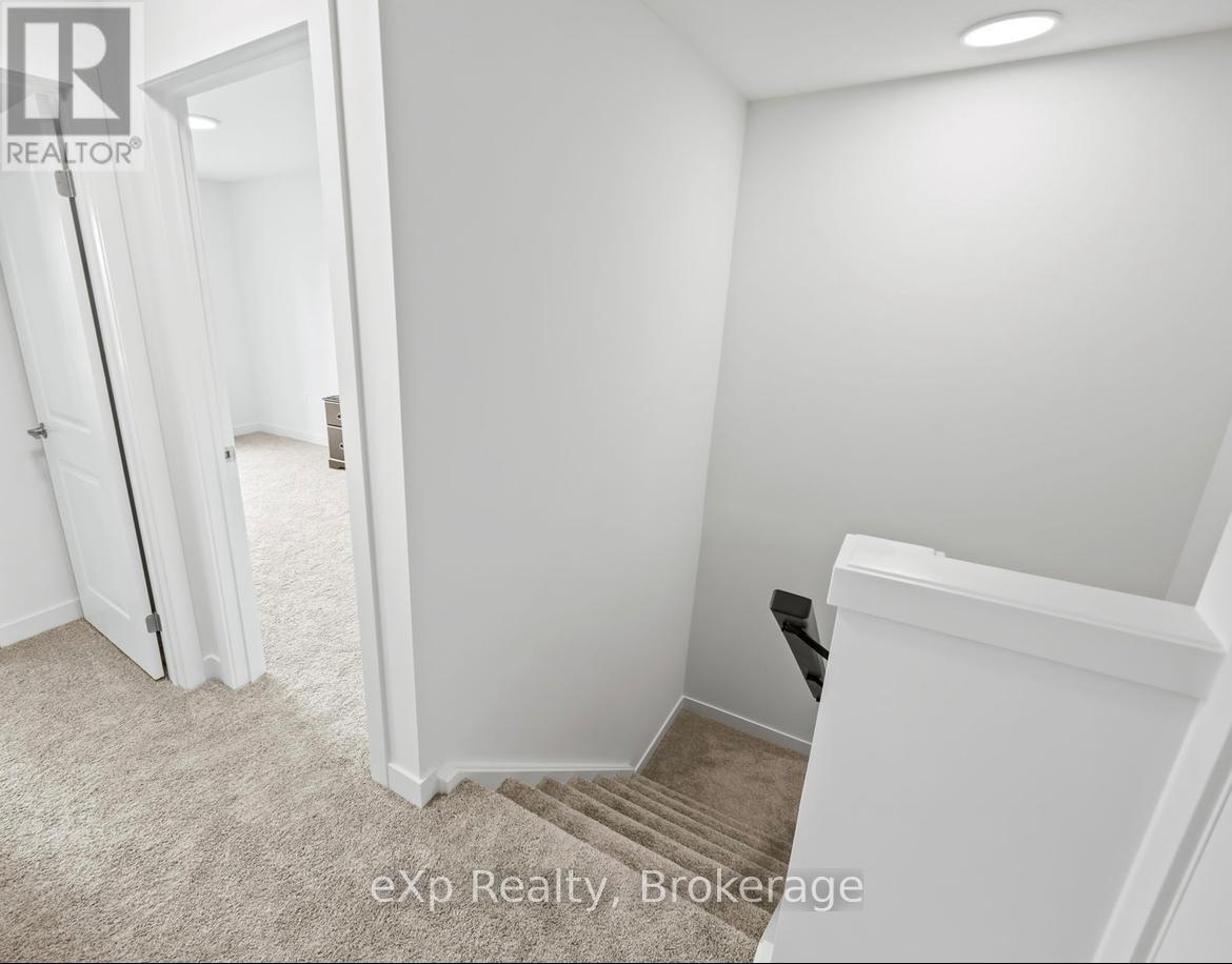 118 - 824 Woolwich Street, Guelph (Riverside Park), ON - Indoor Photo Showing Other Room