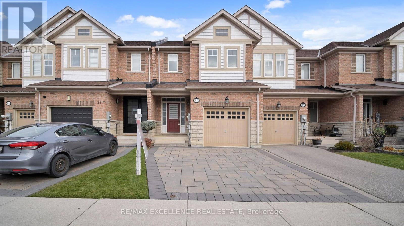 25 Vinewood Road, Caledon, ON - Outdoor With Facade