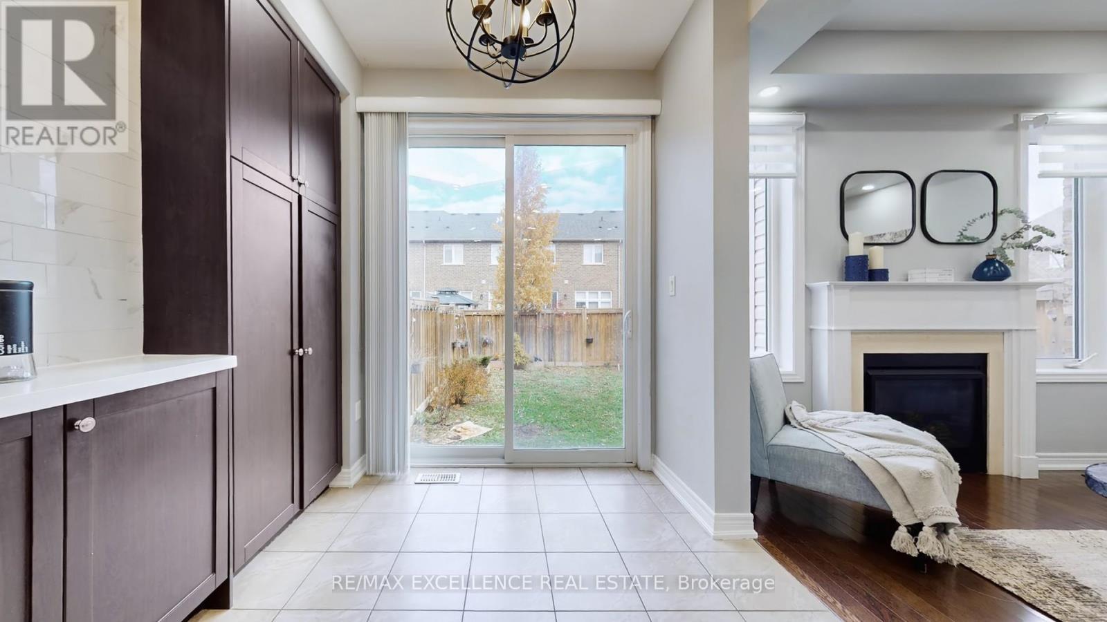 25 Vinewood Road, Caledon, ON - Indoor Photo Showing Other Room With Fireplace