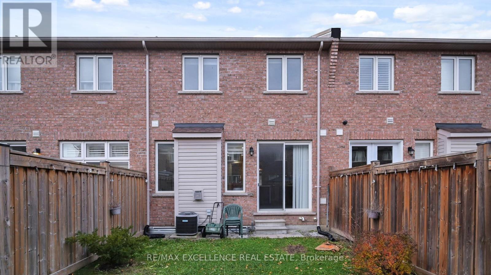 25 Vinewood Road, Caledon, ON - Outdoor With Exterior