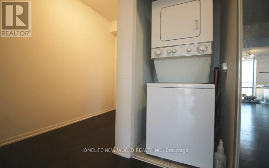 4605 - 832 Bay Street, Toronto, ON - Indoor Photo Showing Laundry Room