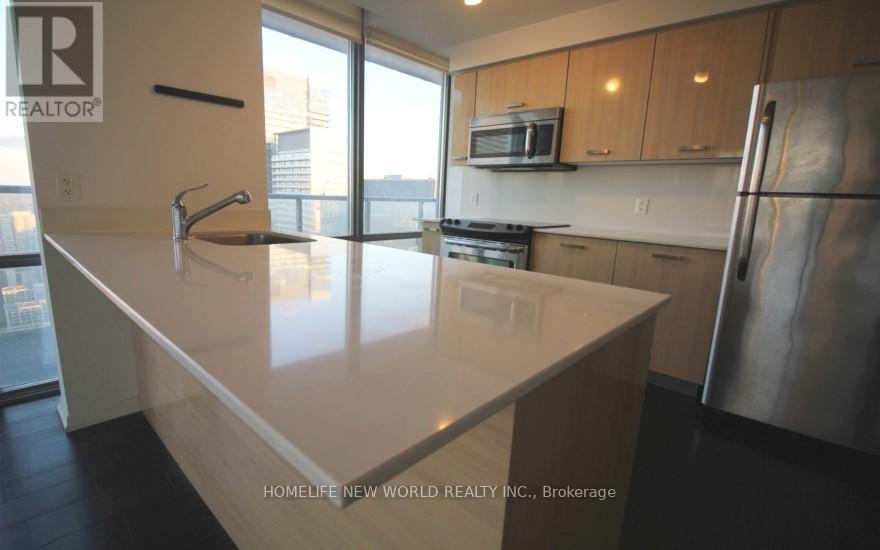 4605 - 832 Bay Street, Toronto, ON - Indoor Photo Showing Kitchen