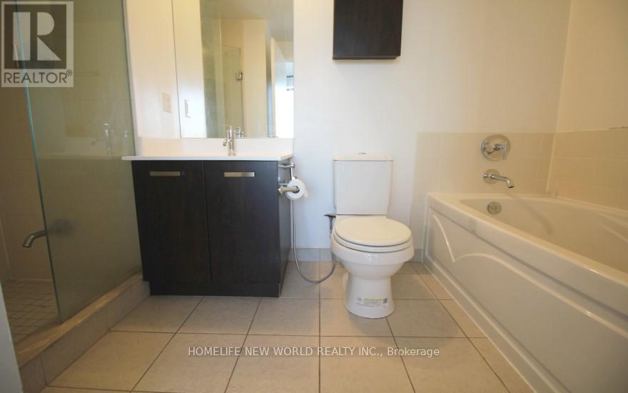 4605 - 832 Bay Street, Toronto, ON - Indoor Photo Showing Bathroom