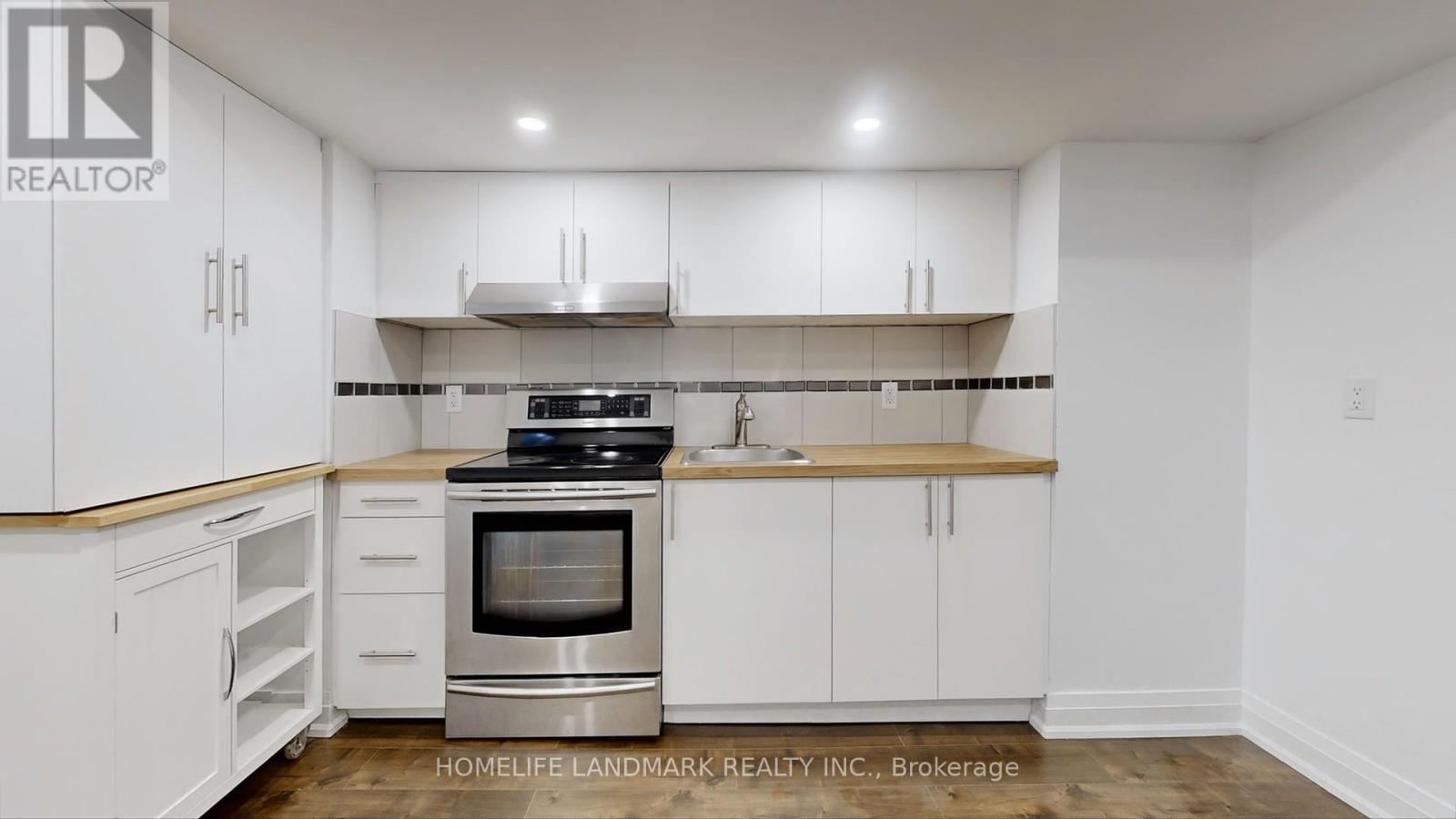 Unit 2 - 1661 Mount Albert Road, East Gwillimbury, ON - Indoor Photo Showing Kitchen