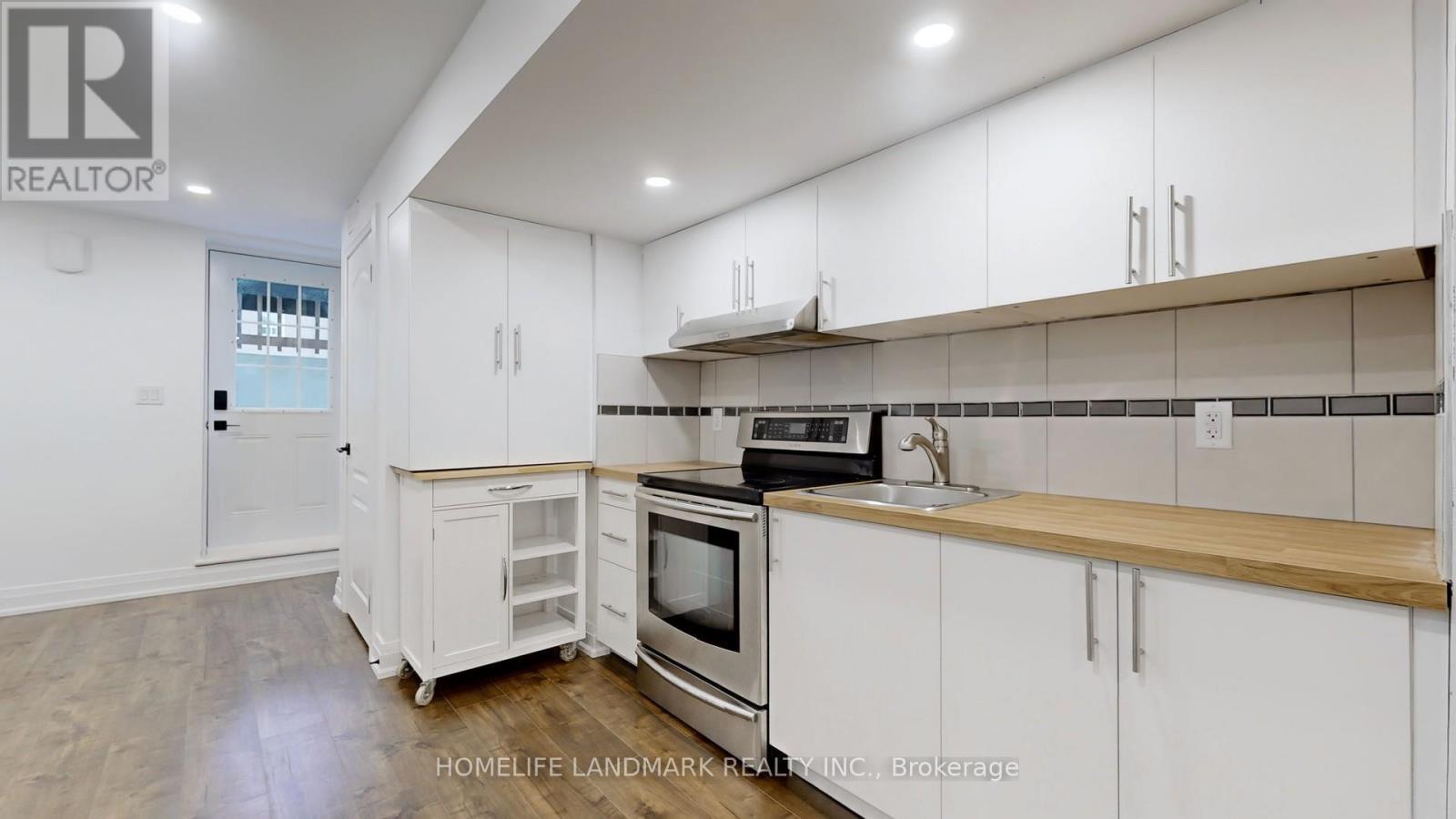 Unit 2 - 1661 Mount Albert Road, East Gwillimbury, ON - Indoor Photo Showing Kitchen