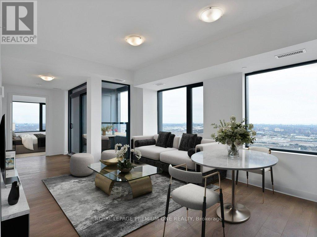 5505 - 2920 Highway 7 Road, Vaughan, ON - Indoor Photo Showing Living Room