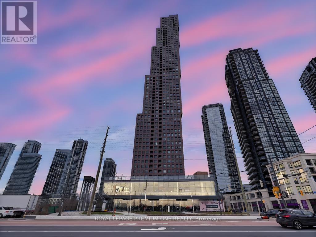 5505 - 2920 Highway 7 Road, Vaughan, ON - Outdoor With Facade