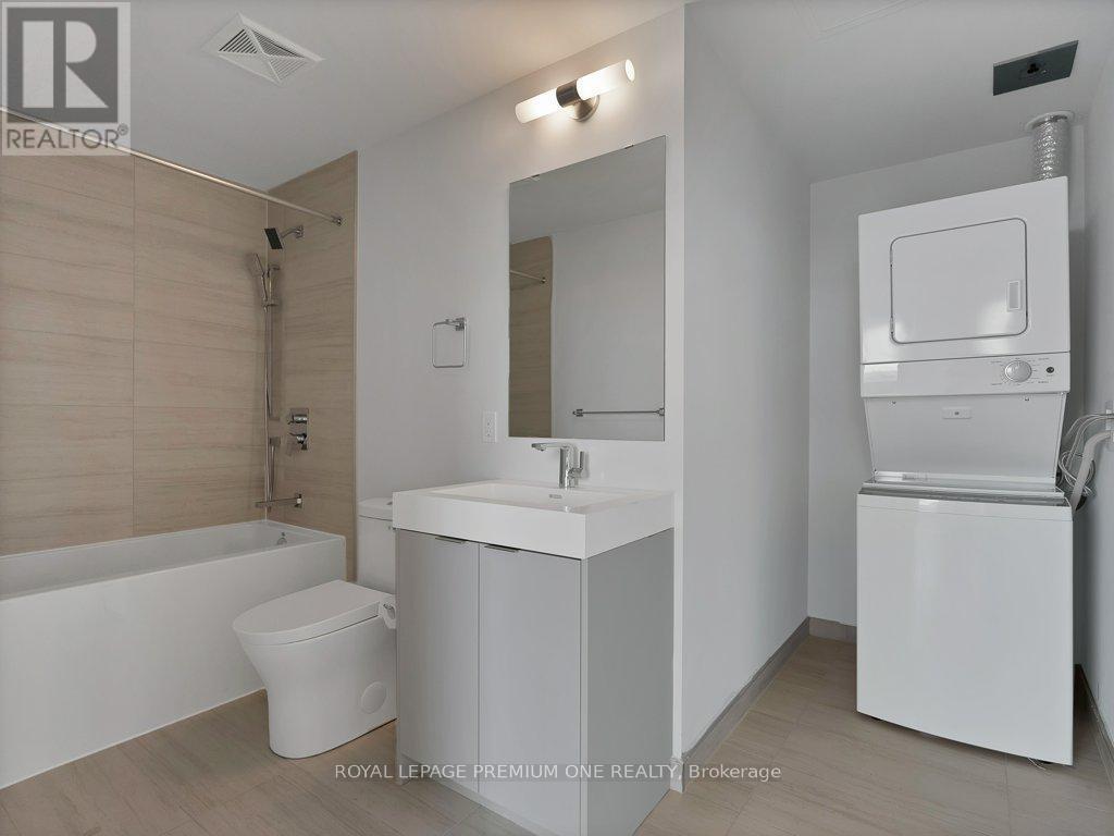 5505 - 2920 Highway 7 Road, Vaughan, ON - Indoor Photo Showing Laundry Room
