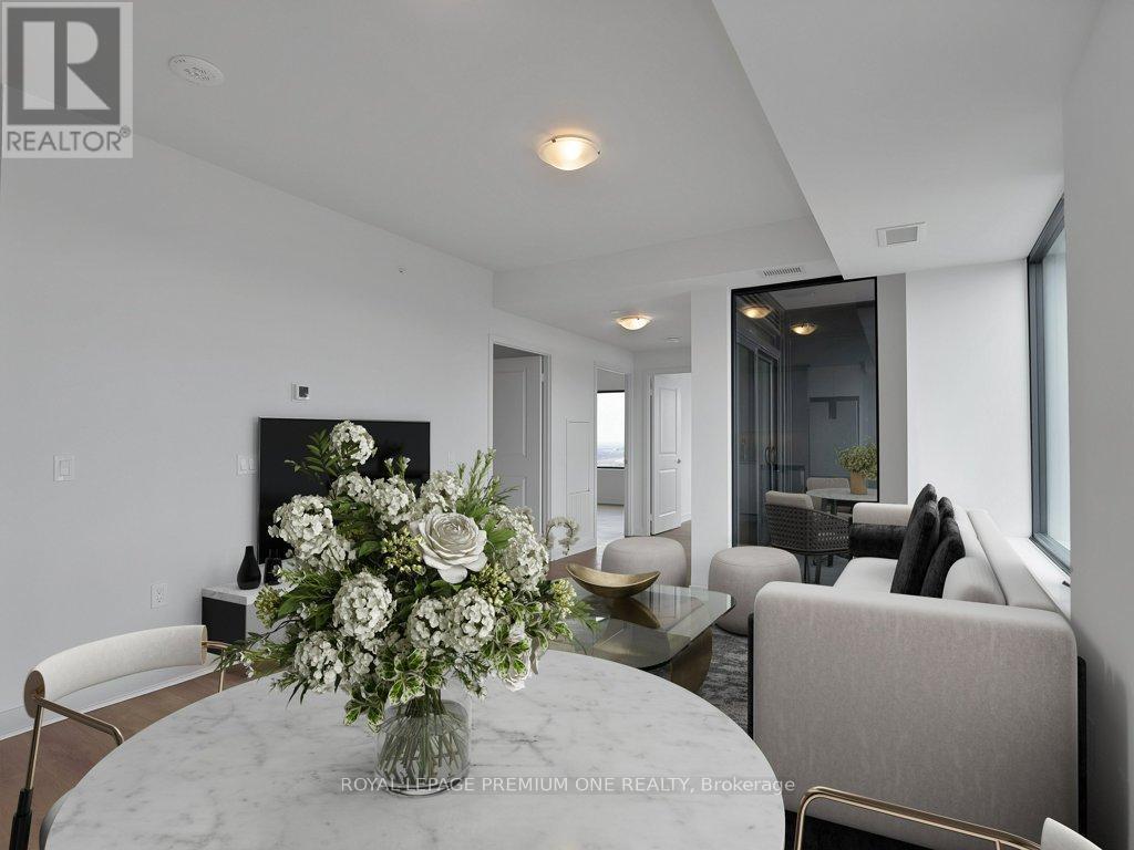 5505 - 2920 Highway 7 Road, Vaughan, ON - Indoor Photo Showing Other Room