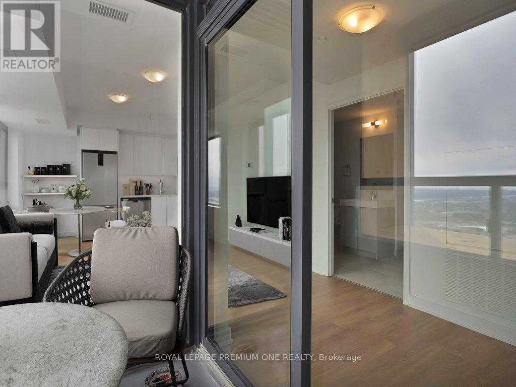 5505 - 2920 Highway 7 Road, Vaughan, ON - Indoor