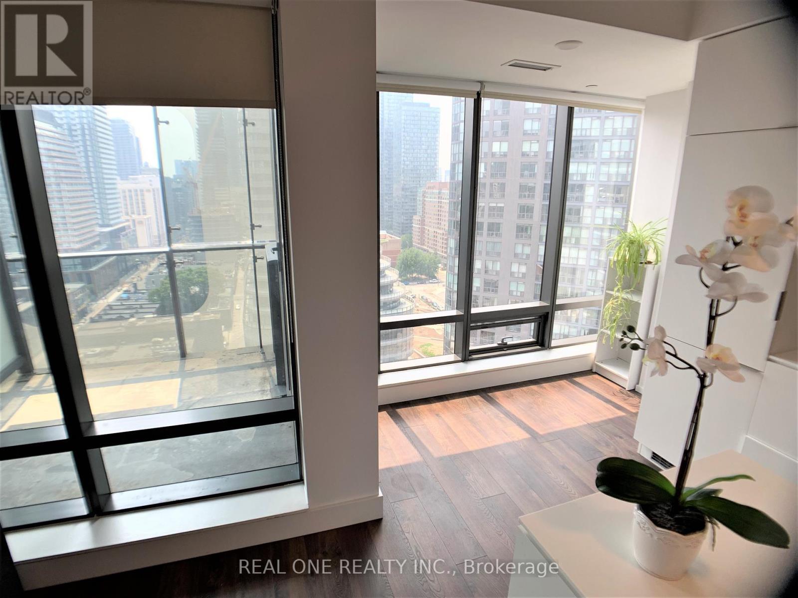 1404 - 5 St Joseph Street, Toronto, ON - Indoor Photo Showing Other Room