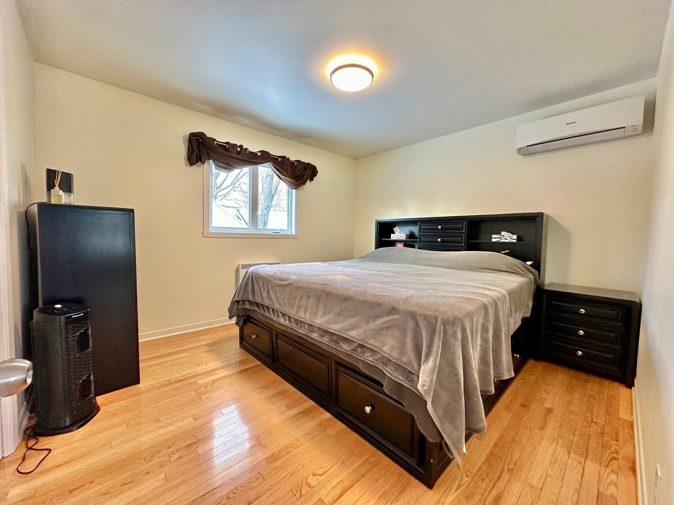 Chambre à coucher principale - 9 Rue Lucien-Paquette, Blainville, QC - Indoor Photo Showing Bedroom