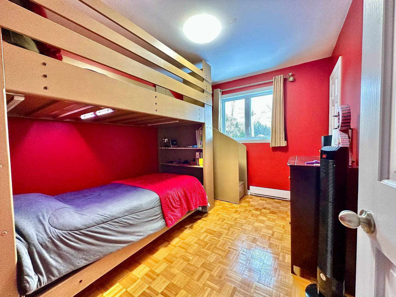 Chambre à coucher - 9 Rue Lucien-Paquette, Blainville, QC - Indoor Photo Showing Bedroom