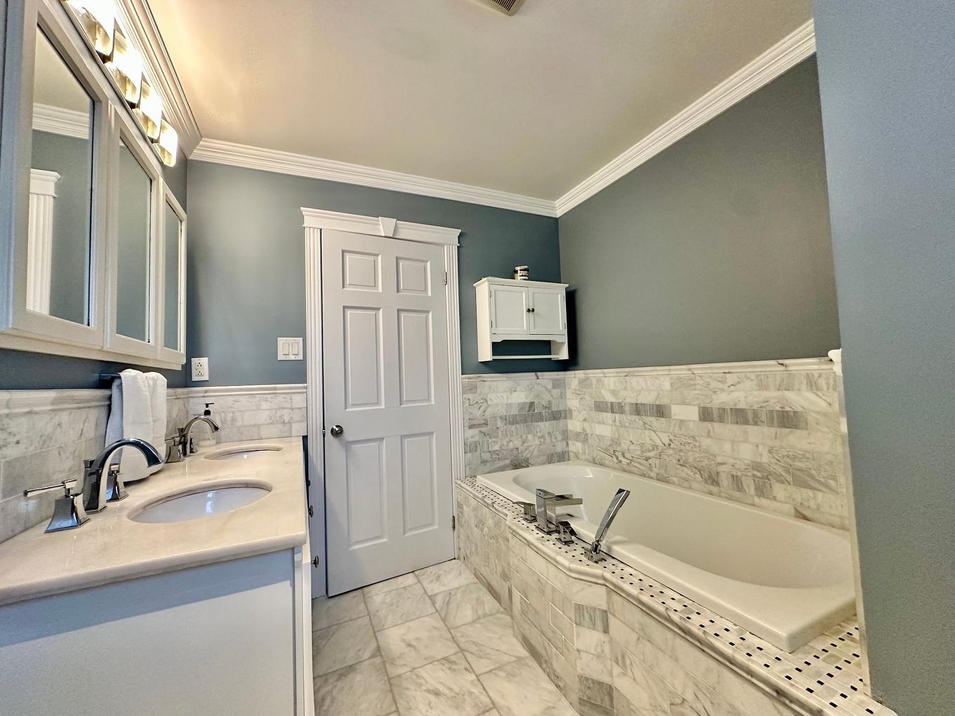 Salle de bains - 9 Rue Lucien-Paquette, Blainville, QC - Indoor Photo Showing Bathroom