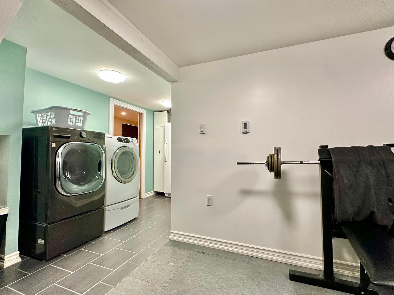 Salle de lavage - 9 Rue Lucien-Paquette, Blainville, QC - Indoor Photo Showing Laundry Room