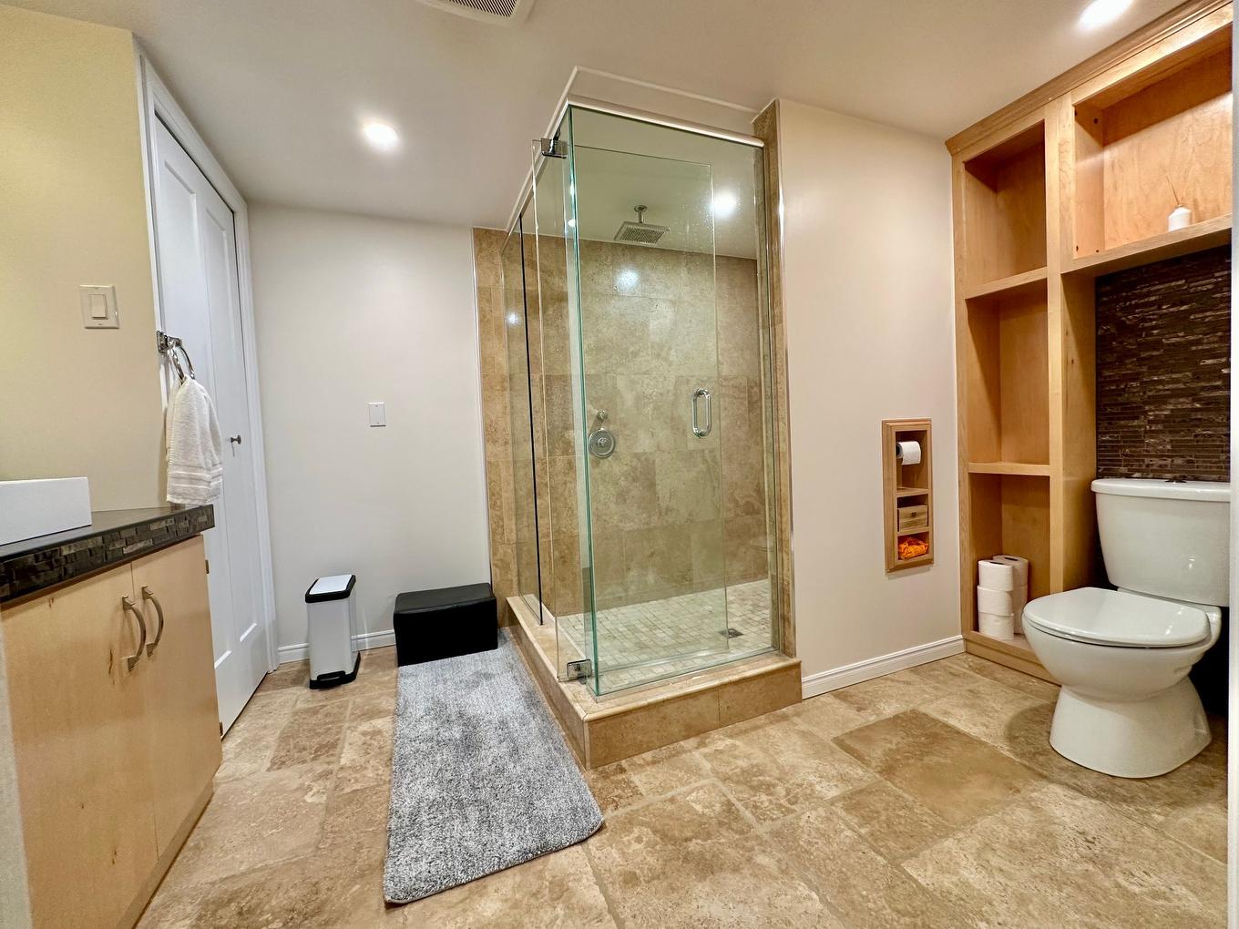 Salle de bains - 9 Rue Lucien-Paquette, Blainville, QC - Indoor Photo Showing Bathroom