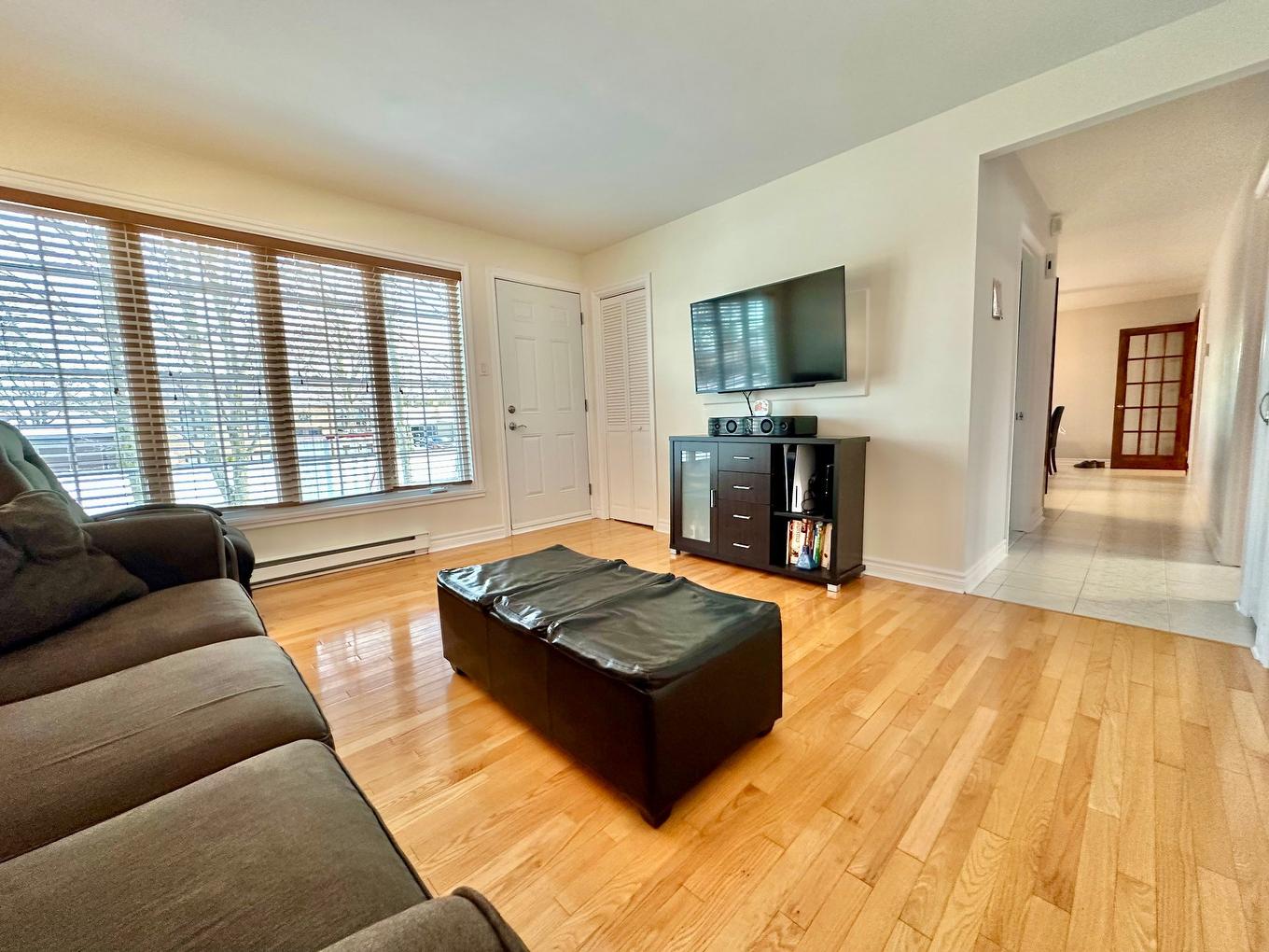 Salon - 9 Rue Lucien-Paquette, Blainville, QC - Indoor Photo Showing Living Room