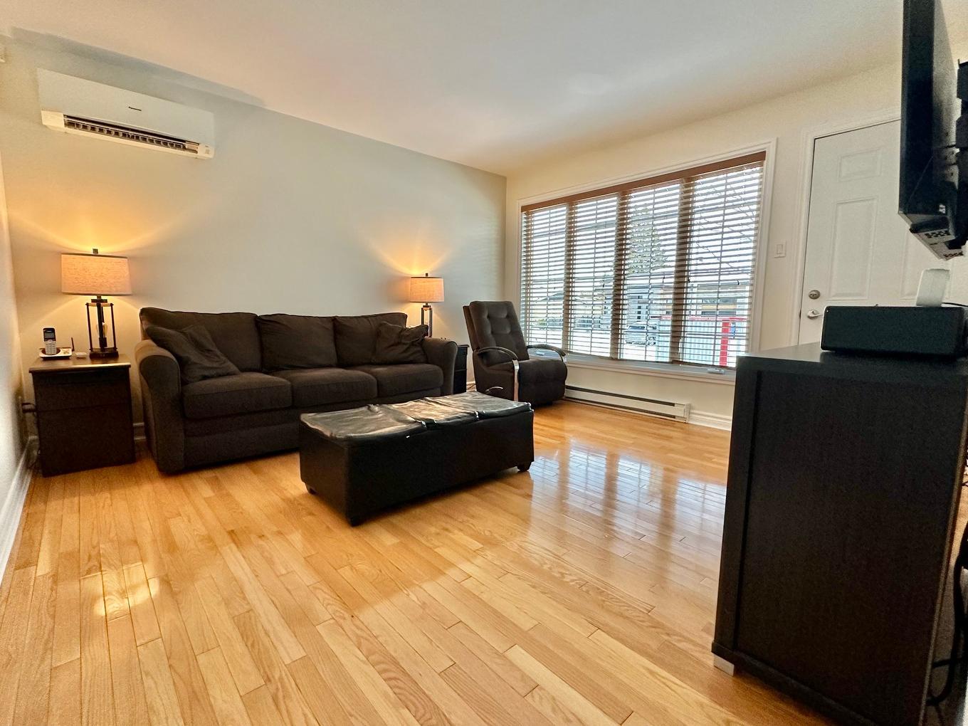 Salon - 9 Rue Lucien-Paquette, Blainville, QC - Indoor Photo Showing Living Room