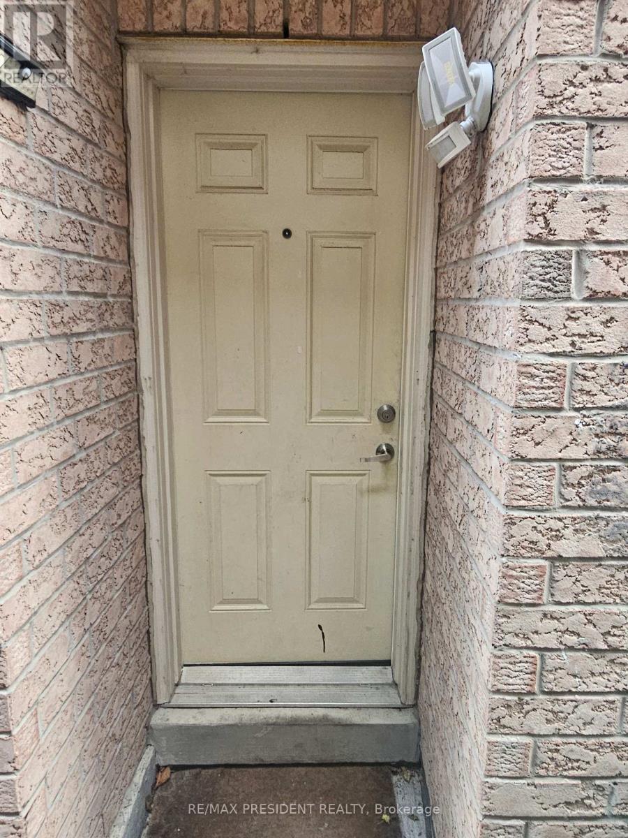 Basement - 13 Edgevalley Court, Brampton, ON - Outdoor With Exterior