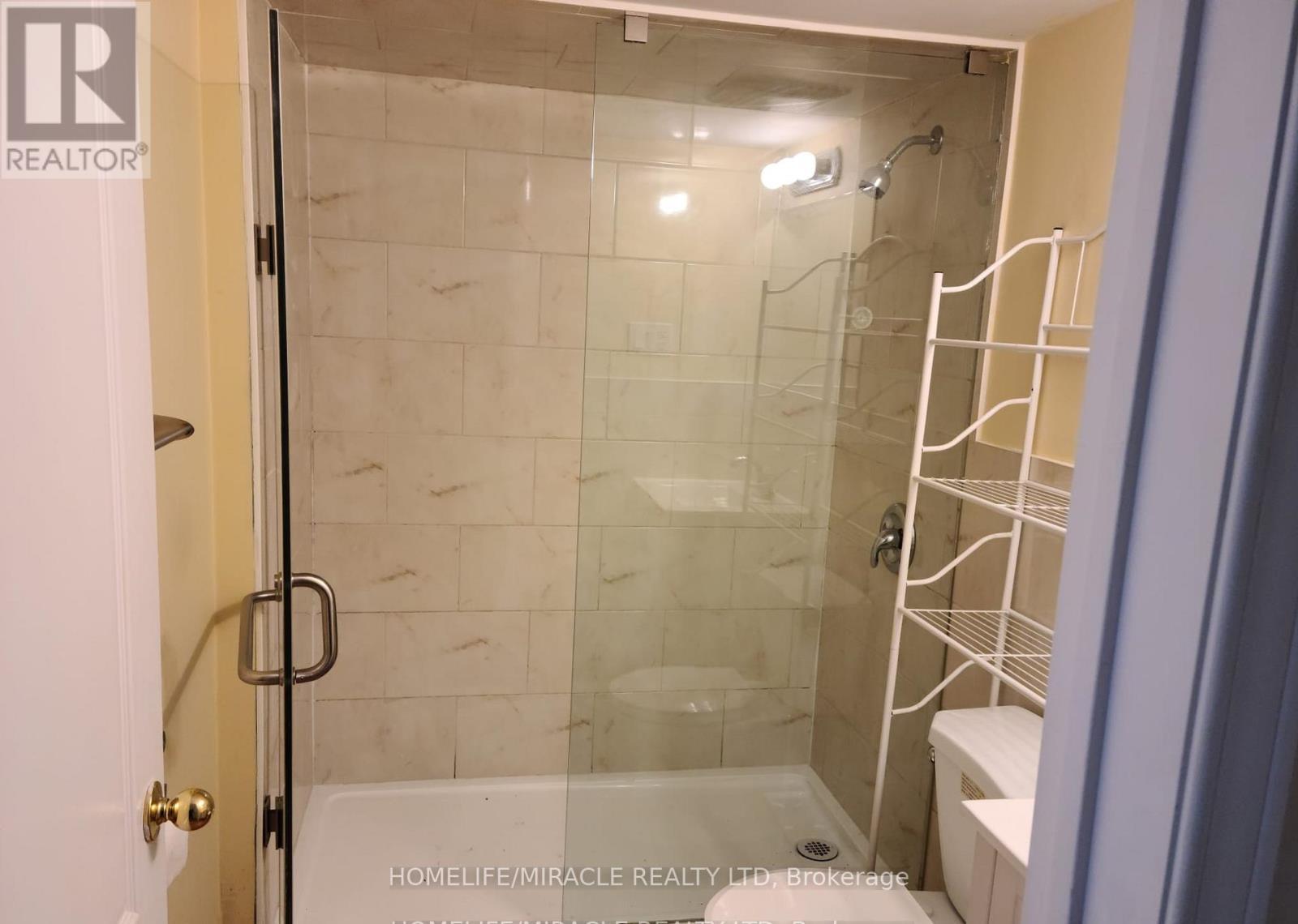 36 Legend Lane, Brampton, ON - Indoor Photo Showing Bathroom