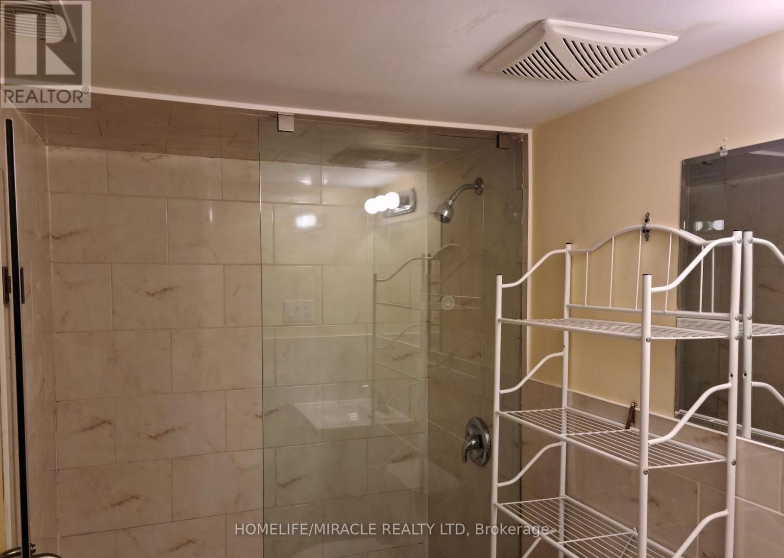 36 Legend Lane, Brampton, ON - Indoor Photo Showing Bathroom