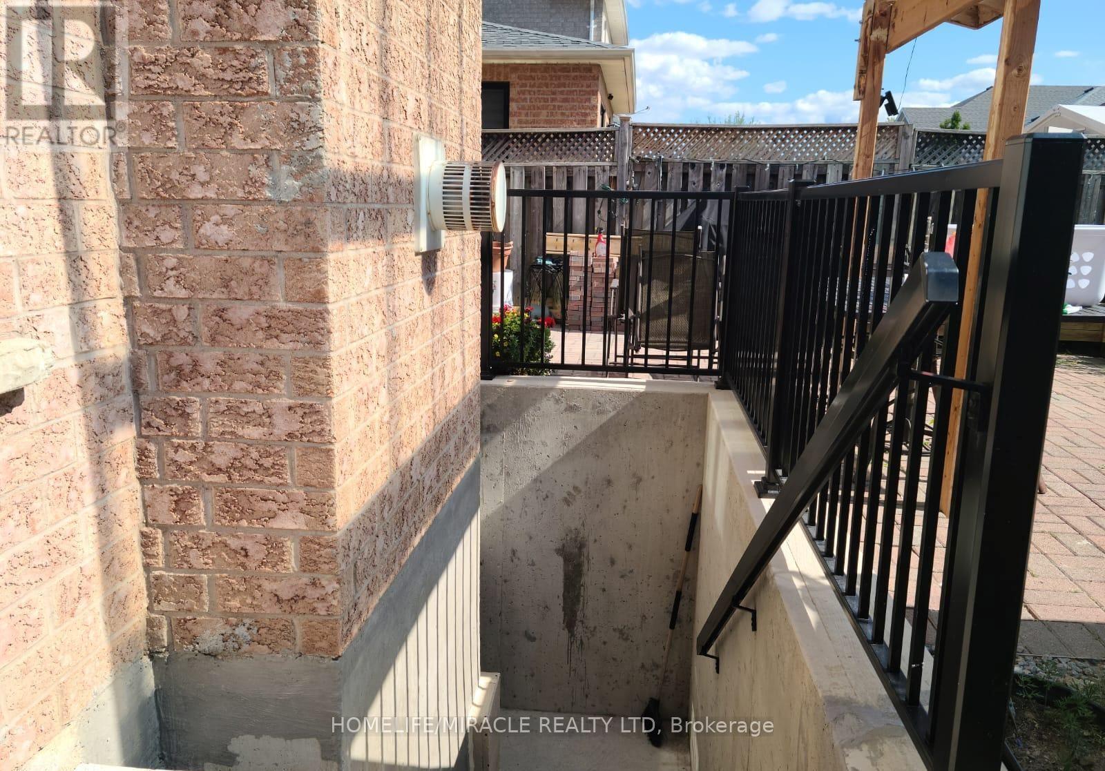 36 Legend Lane, Brampton, ON - Outdoor