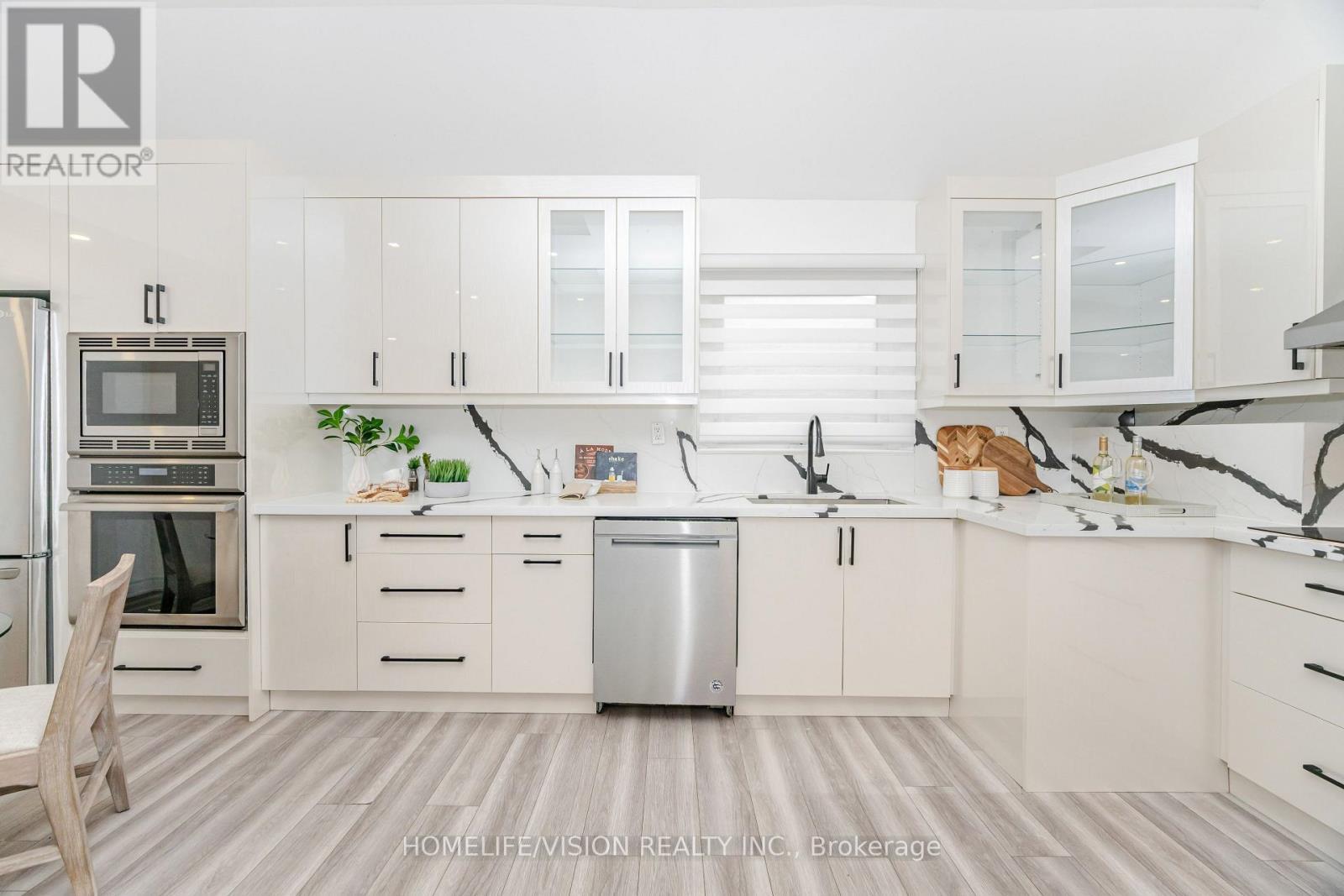 44 Armitage Drive, Toronto, ON - Indoor Photo Showing Kitchen With Upgraded Kitchen