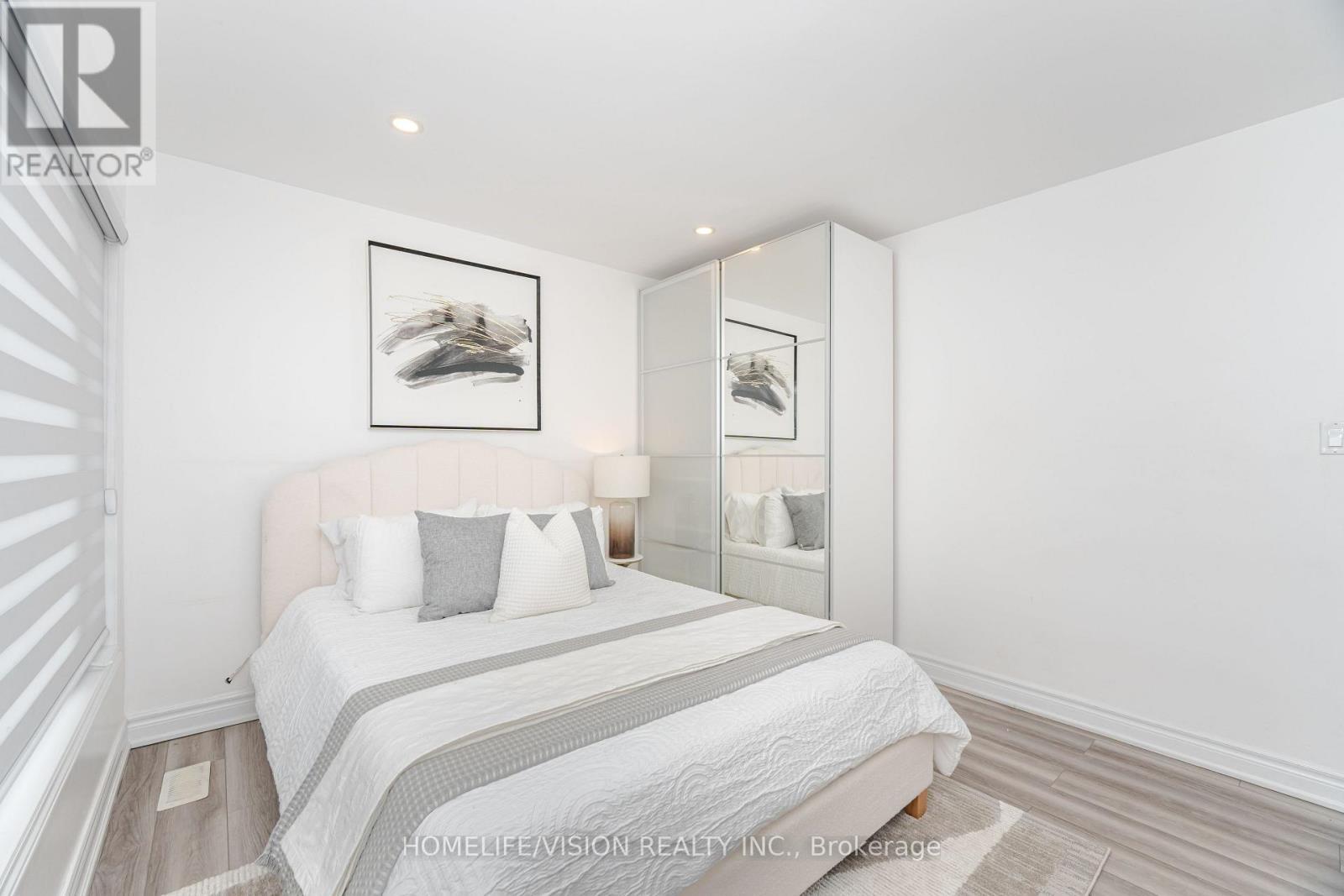 44 Armitage Drive, Toronto, ON - Indoor Photo Showing Bedroom