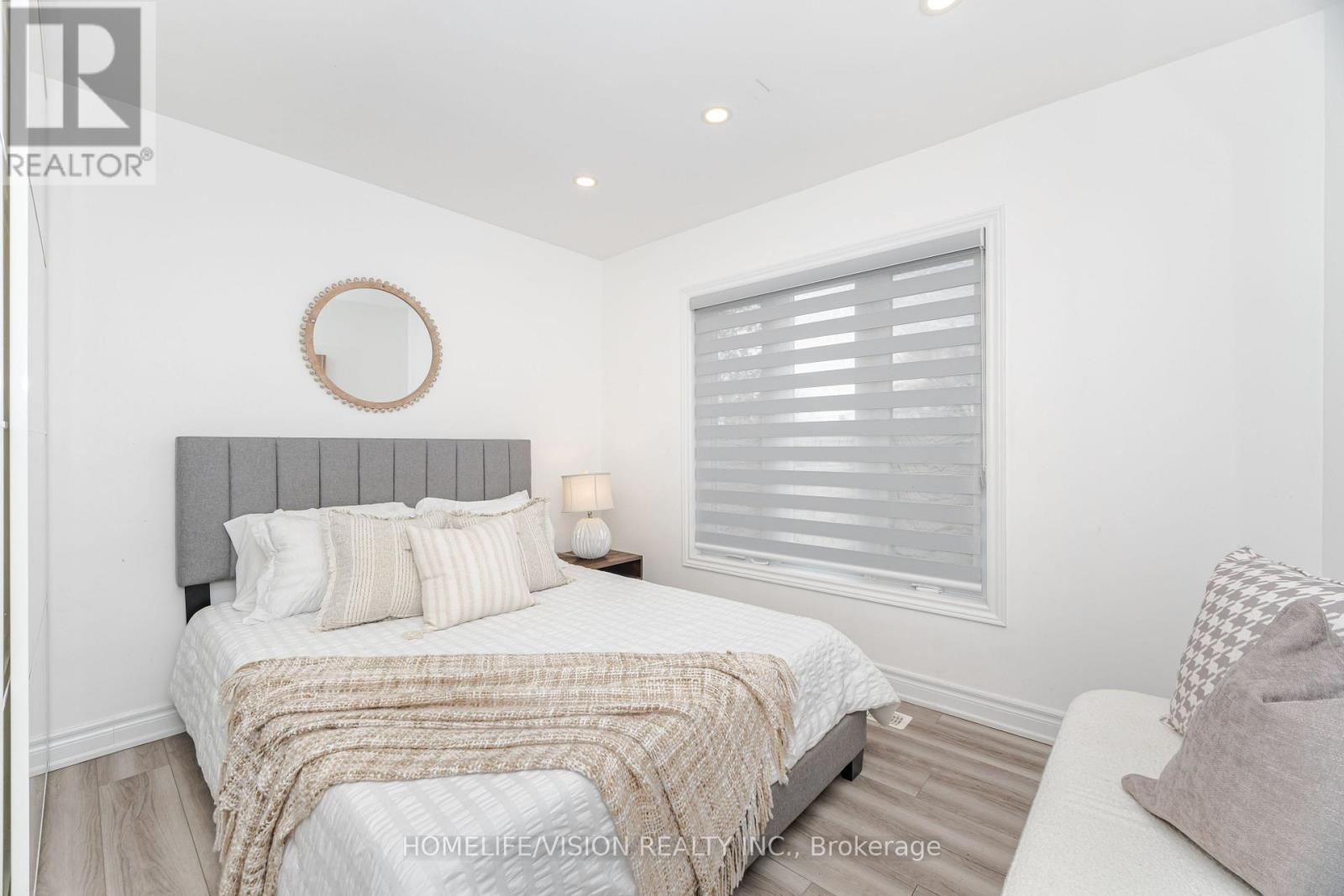 44 Armitage Drive, Toronto, ON - Indoor Photo Showing Bedroom