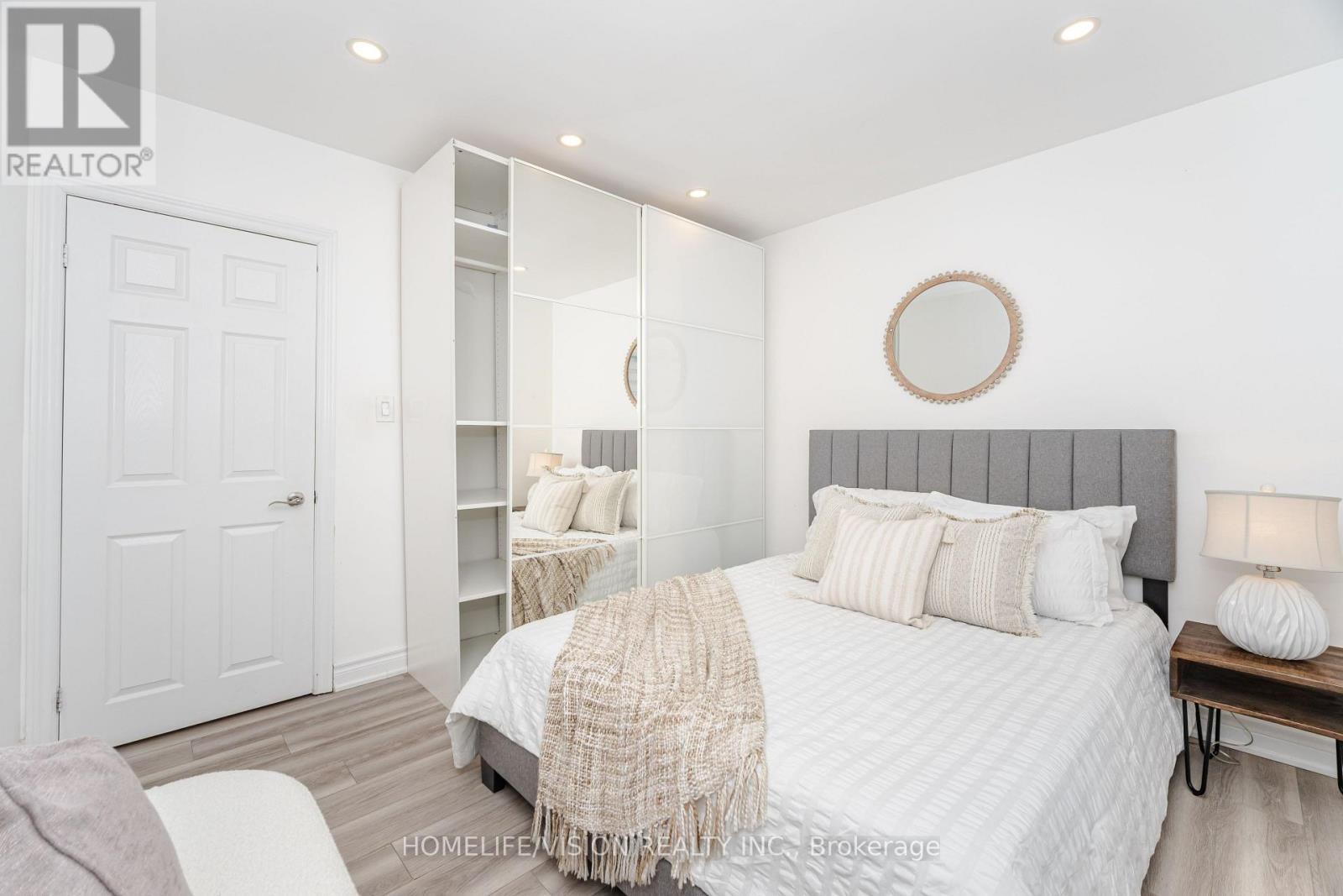 44 Armitage Drive, Toronto, ON - Indoor Photo Showing Bedroom