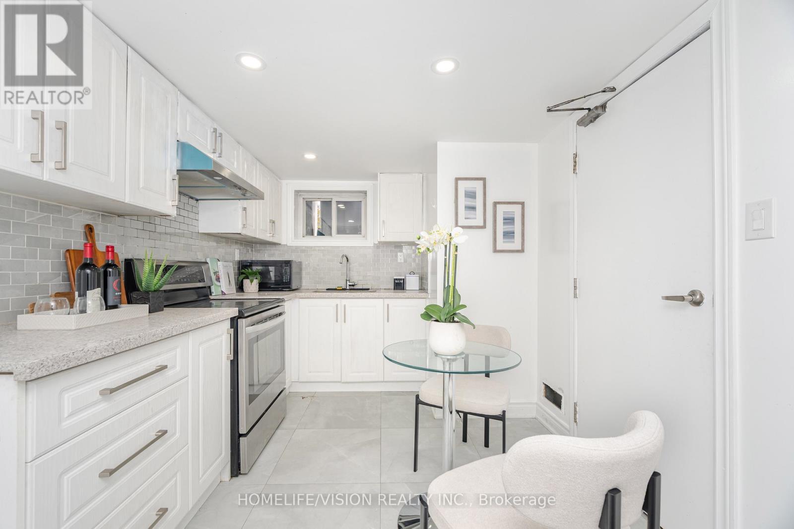 44 Armitage Drive, Toronto, ON - Indoor Photo Showing Kitchen