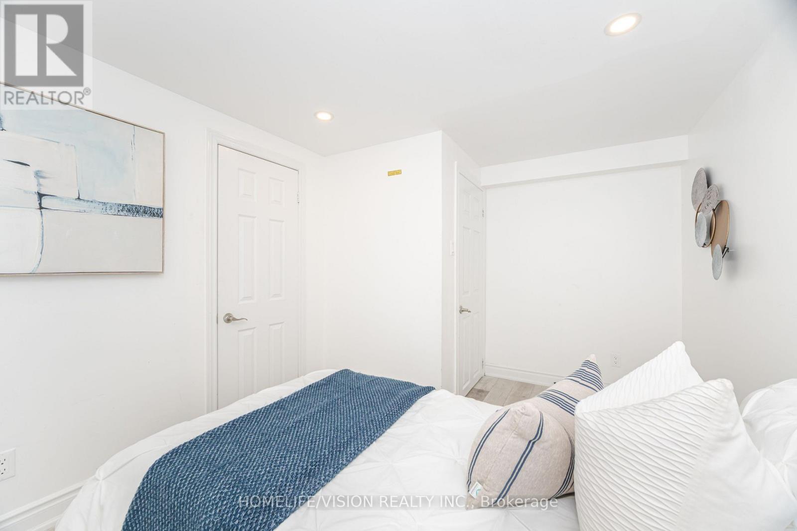 44 Armitage Drive, Toronto, ON - Indoor Photo Showing Bedroom