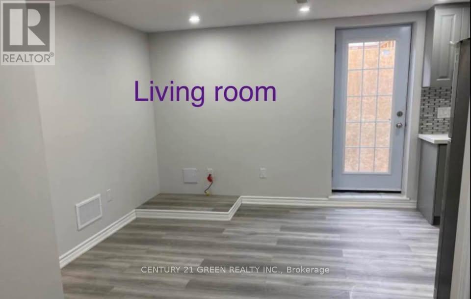 Bsmt - 30 Gillis Road, Brampton, ON - Indoor Photo Showing Other Room