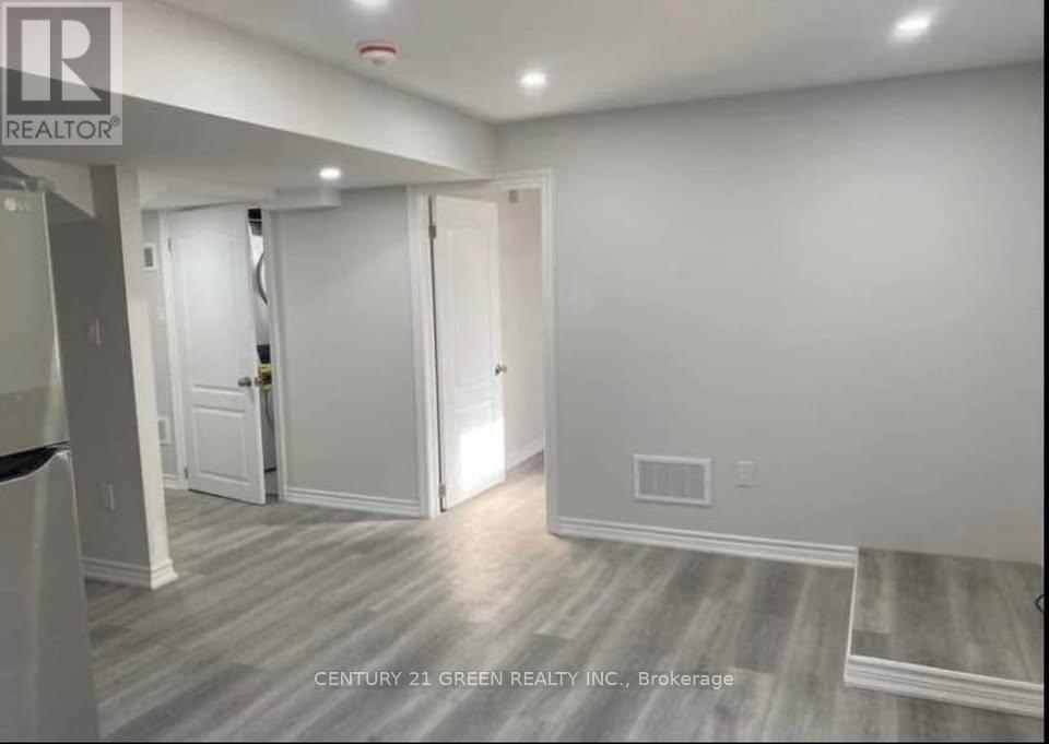 Bsmt - 30 Gillis Road, Brampton, ON - Indoor Photo Showing Other Room