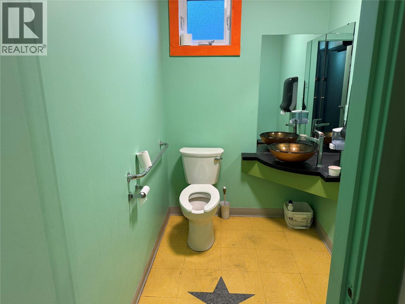 1516 Crease Avenue, Nelson, BC