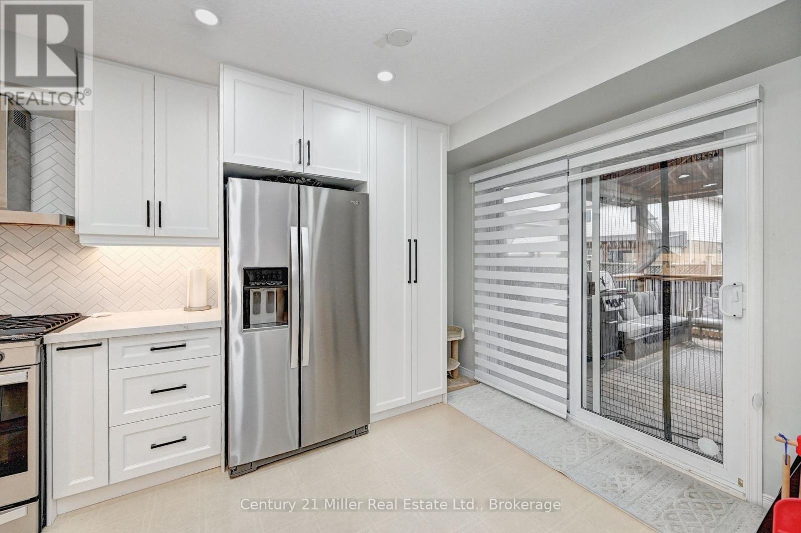 14 Bridlewreath Street, Kitchener, ON - Indoor Photo Showing Kitchen With Stainless Steel Kitchen With Upgraded Kitchen