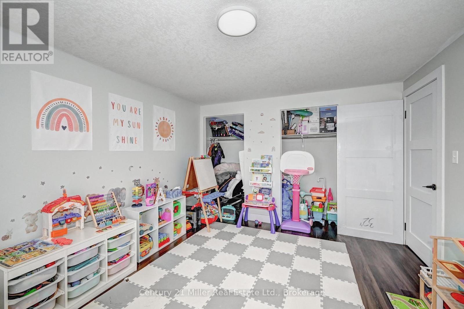 14 Bridlewreath Street, Kitchener, ON - Indoor