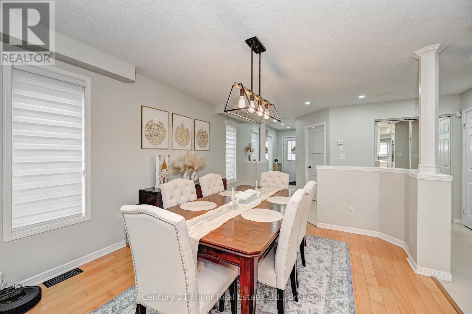 14 Bridlewreath Street, Kitchener, ON - Indoor Photo Showing Dining Room