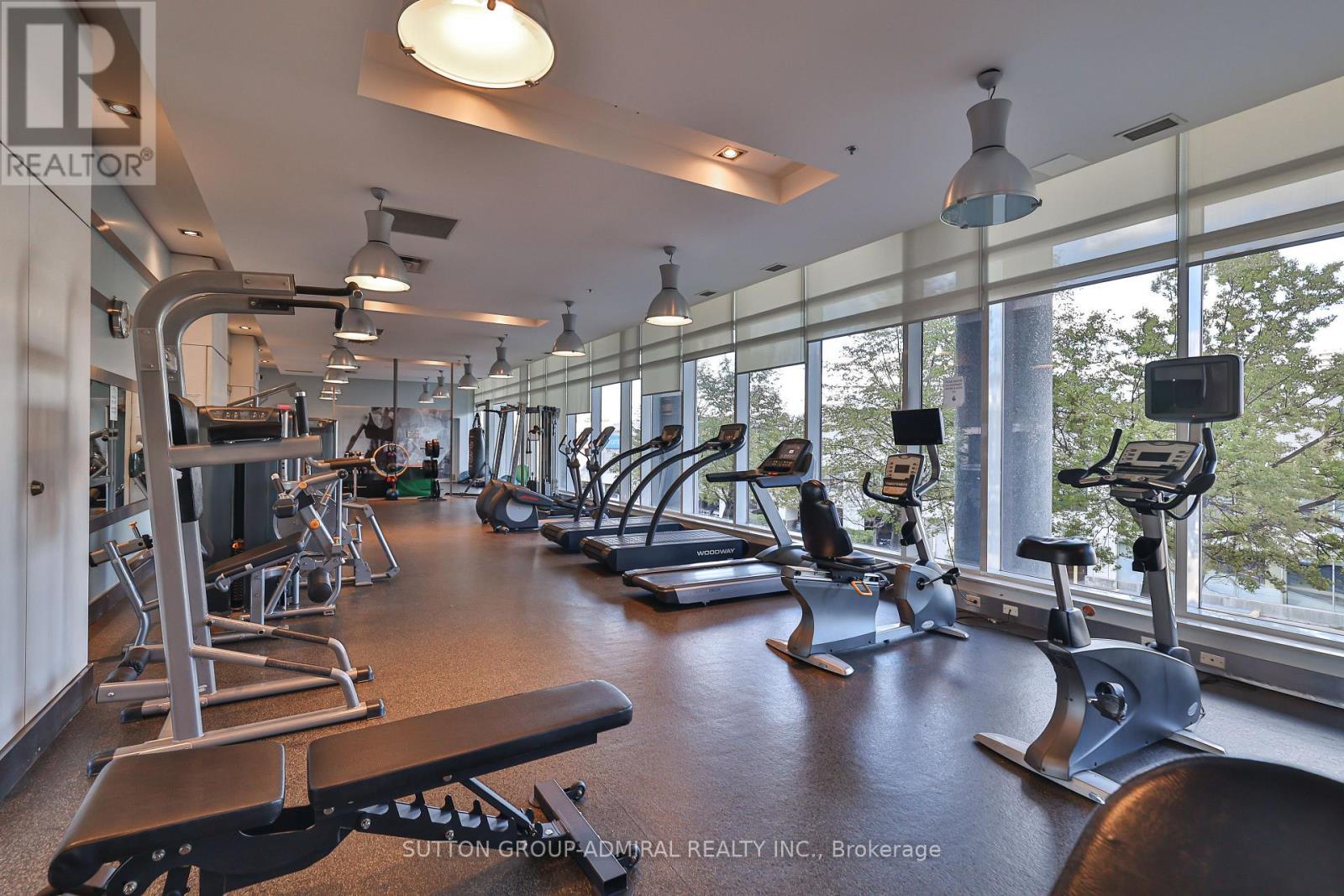 715 - 2885 Bayview Avenue, Toronto, ON - Indoor Photo Showing Gym Room
