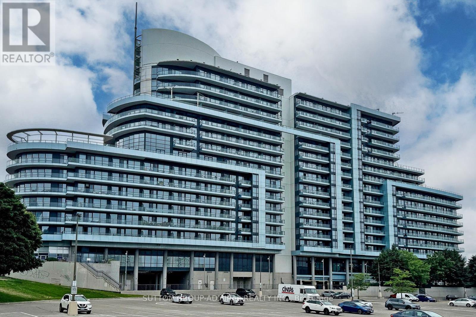 715 - 2885 Bayview Avenue, Toronto, ON - Outdoor With Balcony With Facade