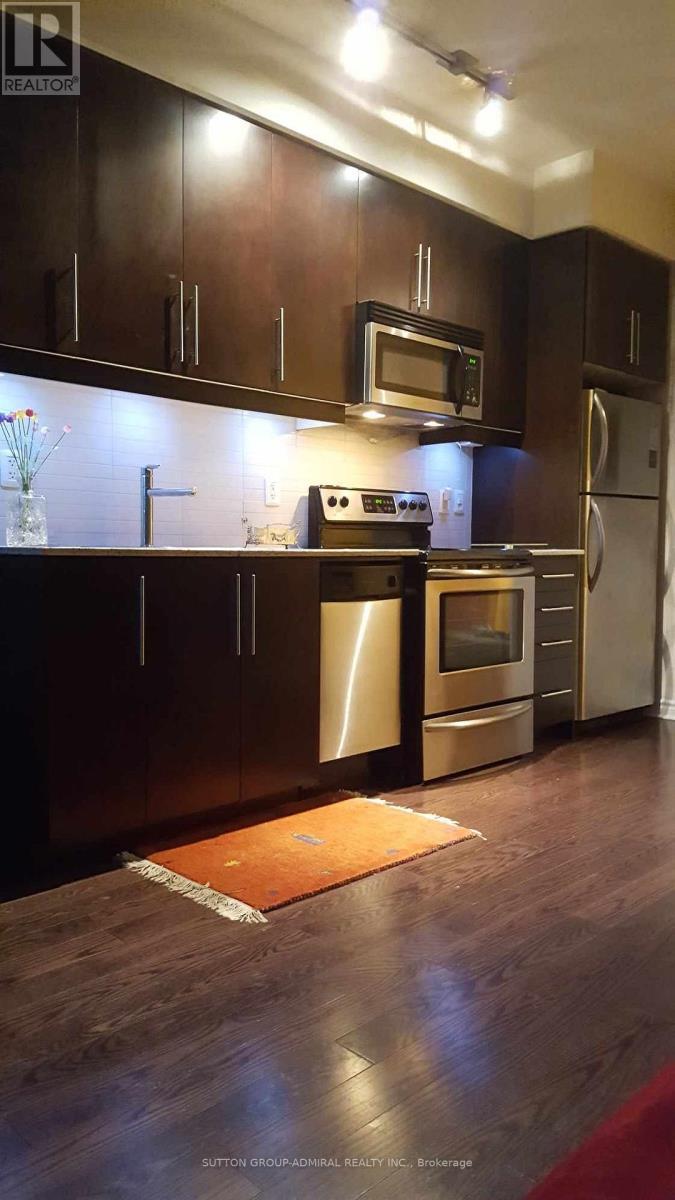 715 - 2885 Bayview Avenue, Toronto, ON - Indoor Photo Showing Kitchen With Stainless Steel Kitchen