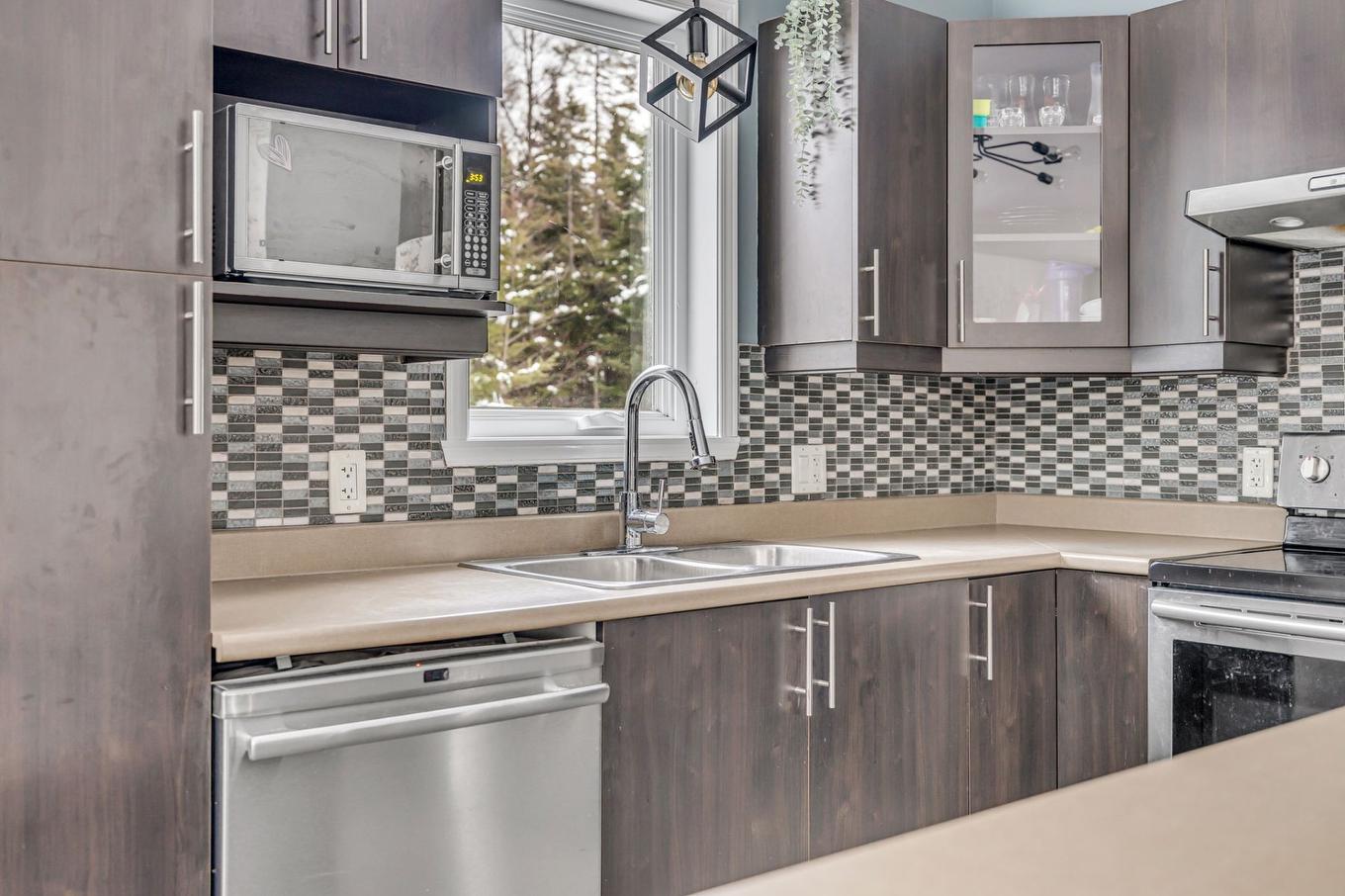 Kitchen - 8 Rue Kiley, Shannon, QC - Indoor Photo Showing Kitchen With Double Sink